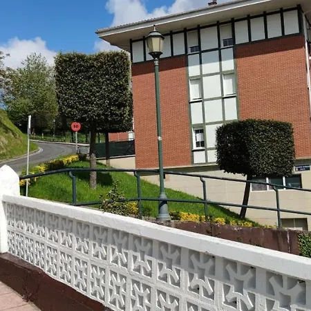 Apartament Intxaurti Etxea *