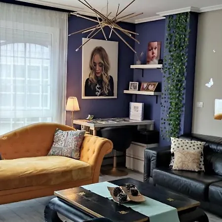Intxaurti Etxea Apartment